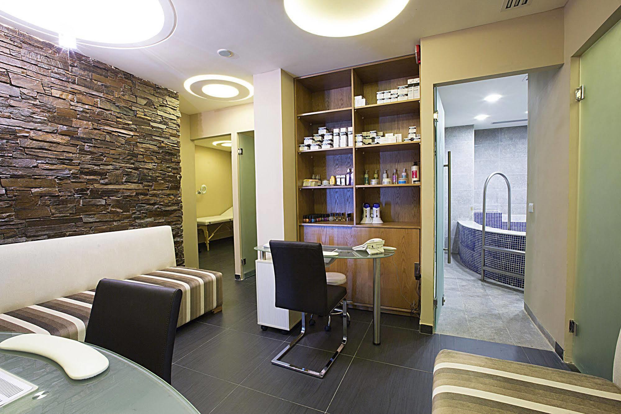 The J Hotel & Spa Beirut Eksteriør bilde